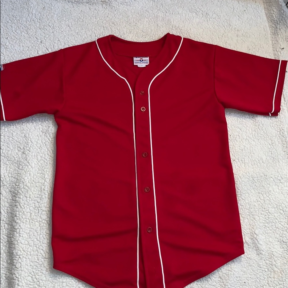 VINTAGE RED JERSEY! EXCELLENT CONDITION!